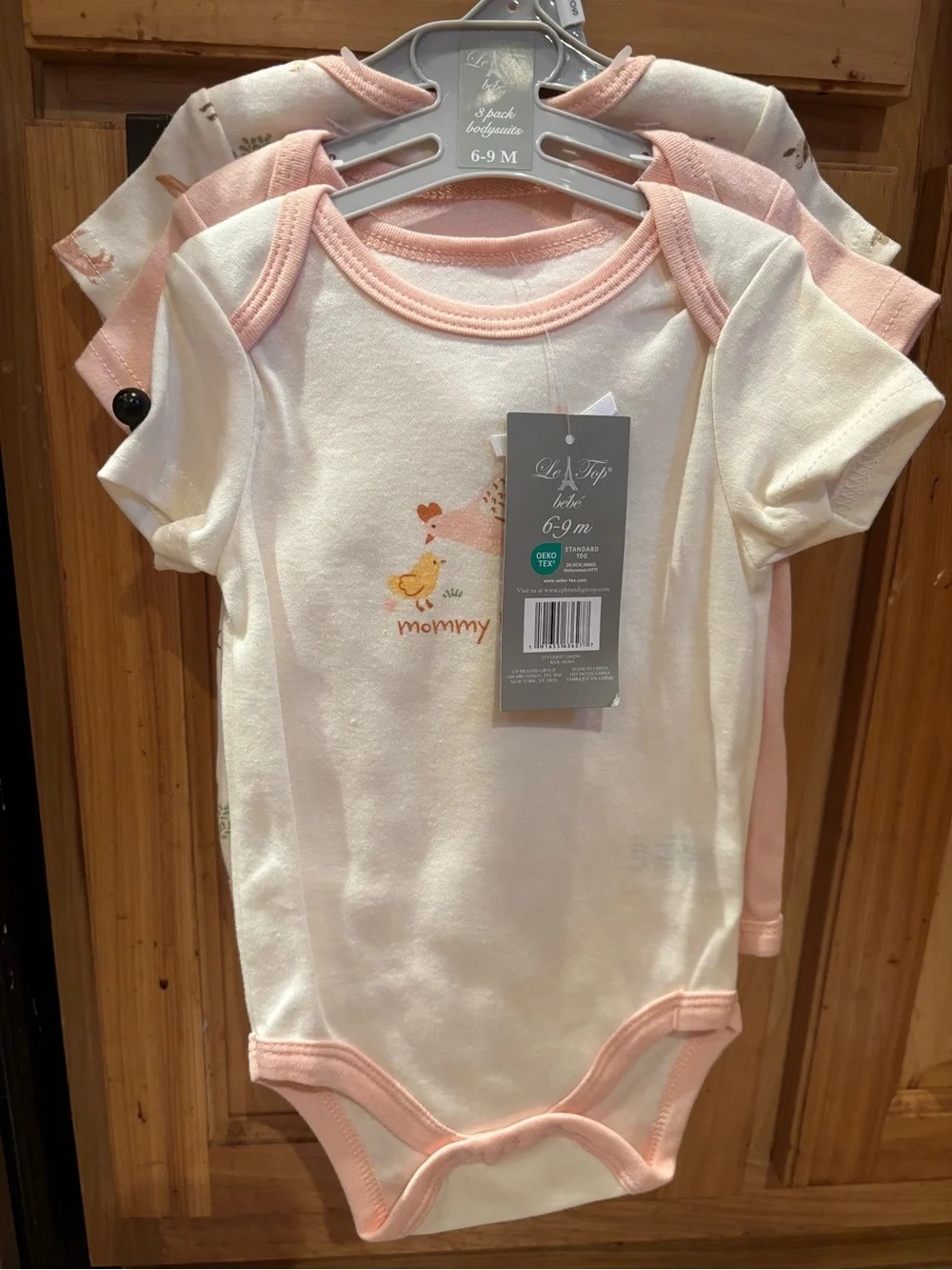 Le top Bebe’ farm print 3-pack baby bodysuits size 6-9 months NWT